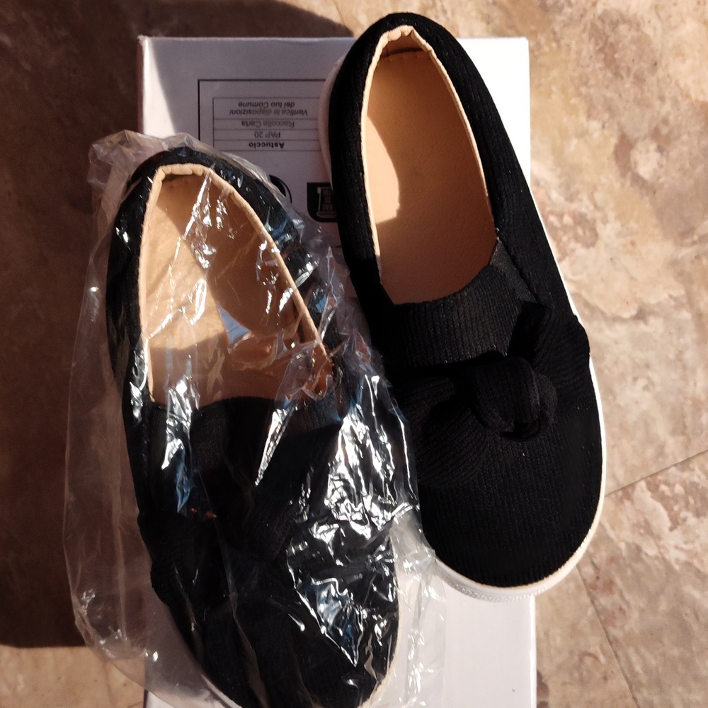 Girl shoes